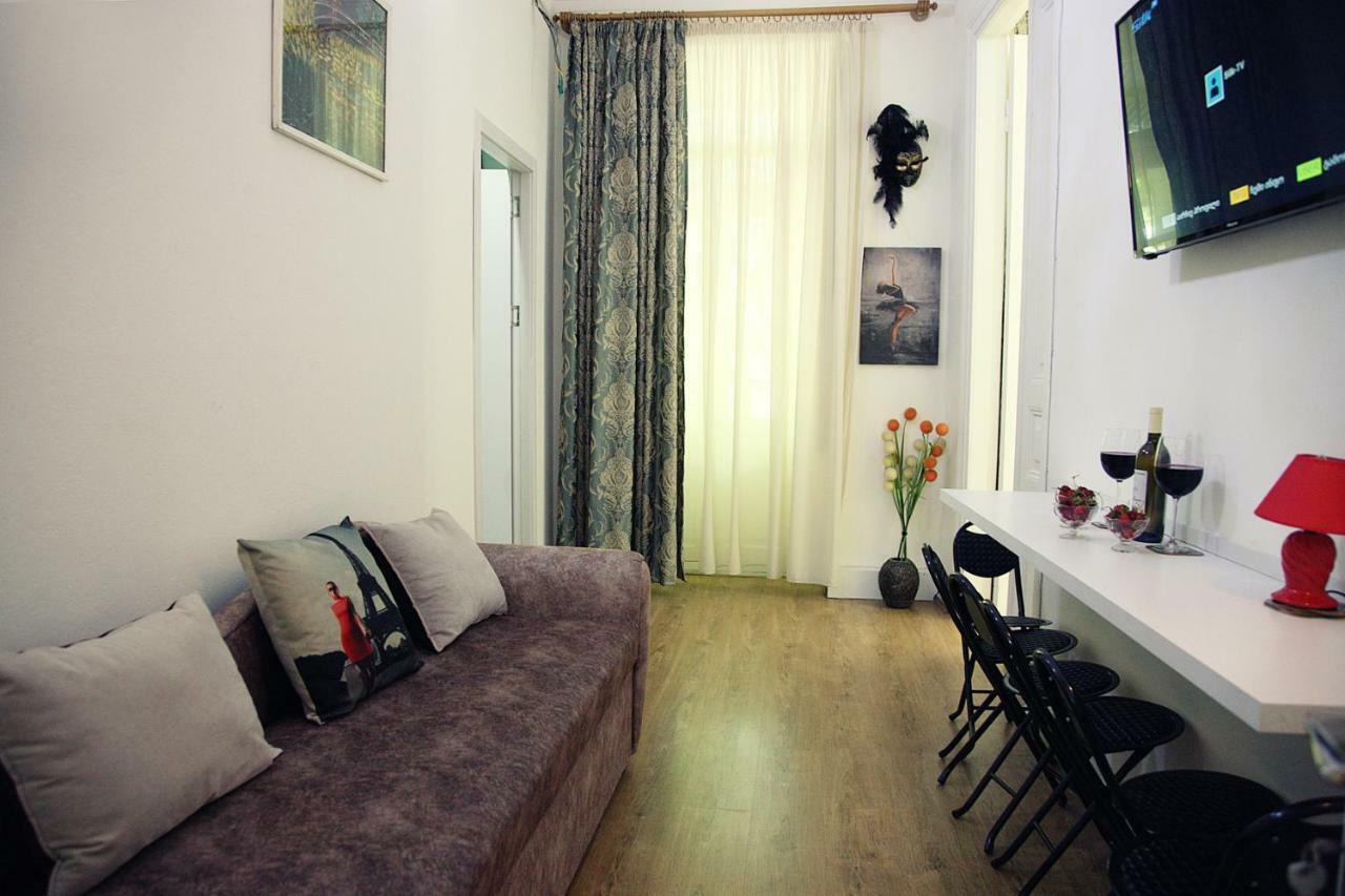 Apartament Old Yard Lägenhet Tbilisi Exteriör bild