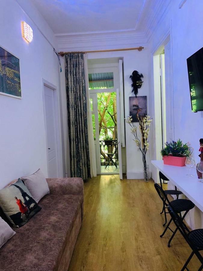 Apartament Old Yard Lägenhet Tbilisi Exteriör bild